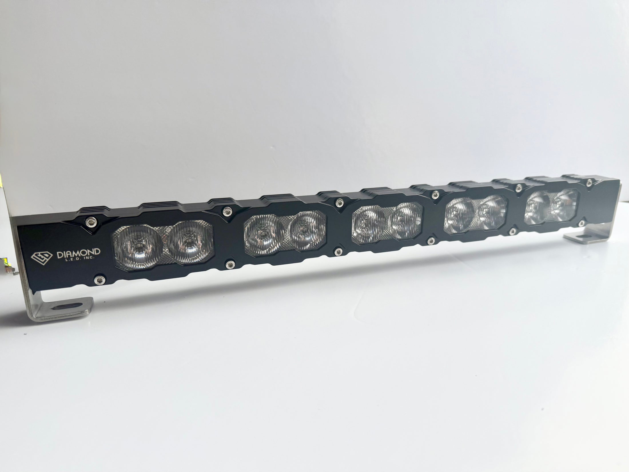 Heavy duty slim blacked out light bar OFF road